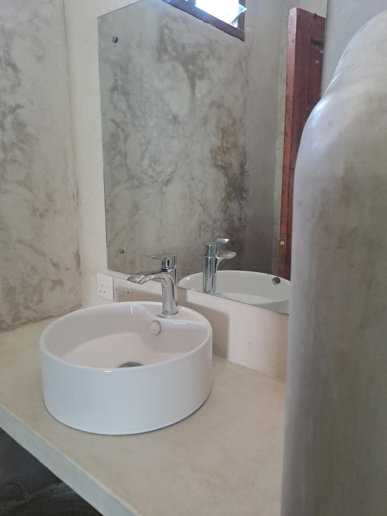 Kaleb'S Beachfront Serviced Studio Apartments 말린디 외부 사진