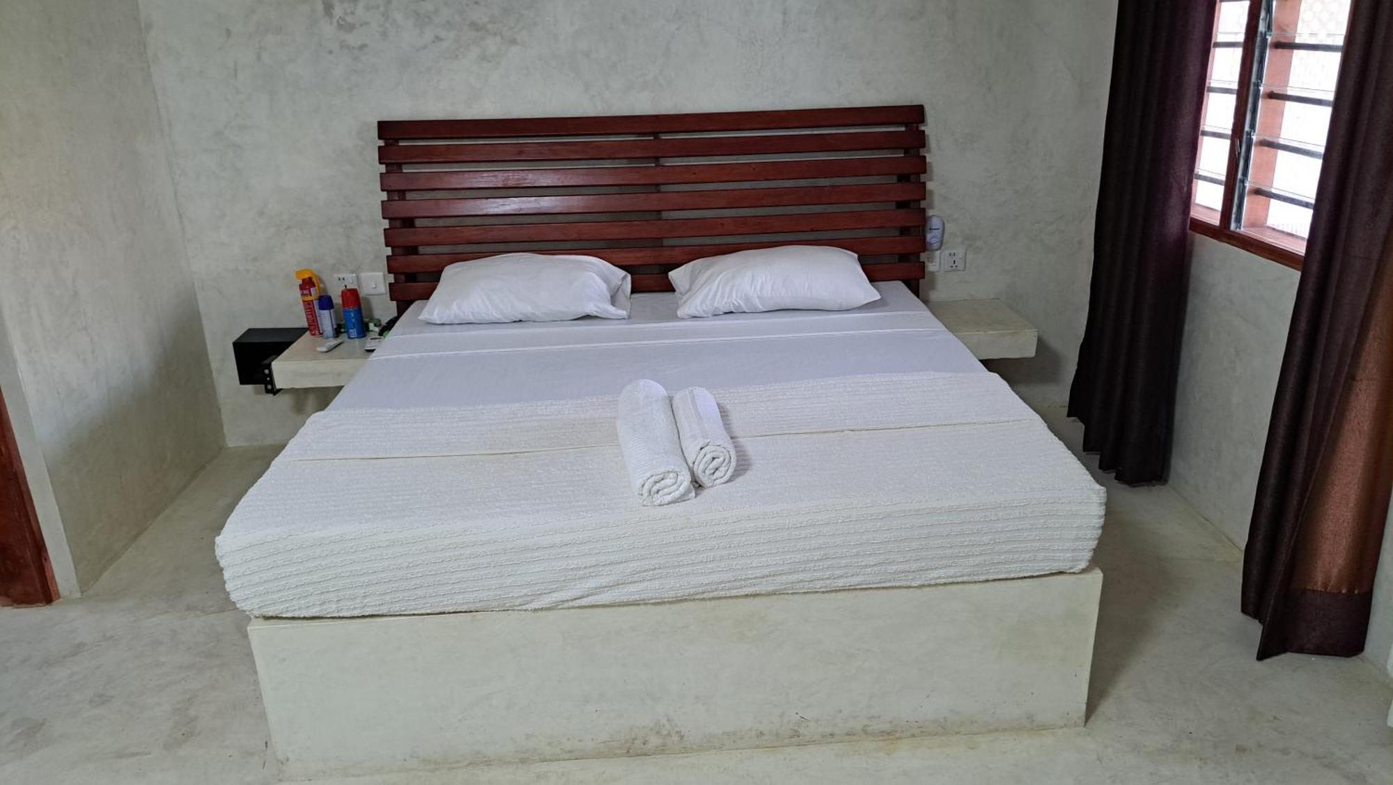 Kaleb'S Beachfront Serviced Studio Apartments 말린디 외부 사진