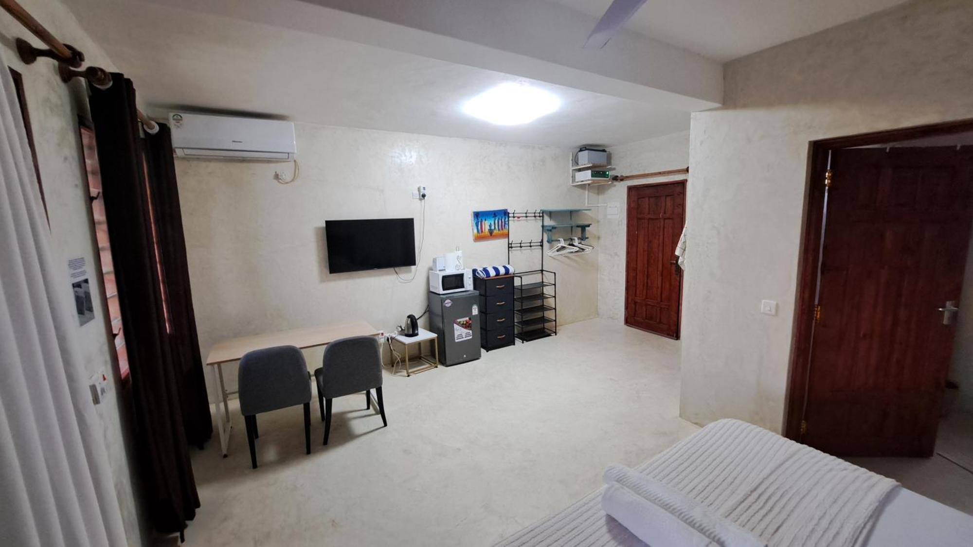 Kaleb'S Beachfront Serviced Studio Apartments 말린디 외부 사진